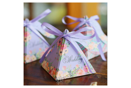 Einzigartiges Design Dreieck geformte weiße Hochzeitsgeschenk Explosion Box