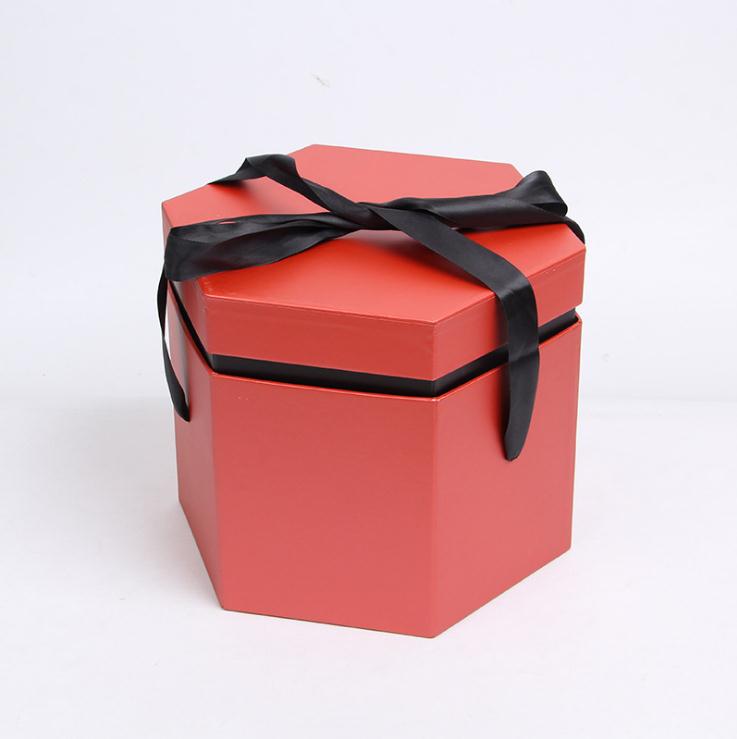 Hexagon-Pappblumen-Geschenkverpackungsbox für Valentinsgrüße mit Band