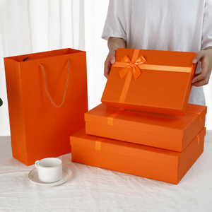 China-Fabrik-Großhandelsluxuspapier-Geschenkbox und -tasche
