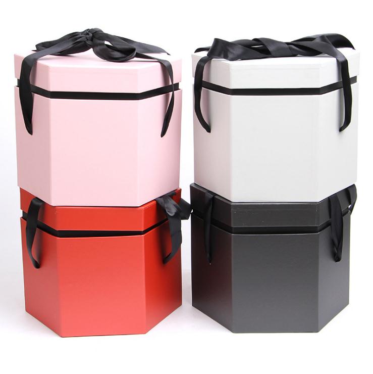 Hexagon-Pappblumen-Geschenkverpackungsbox für Valentinsgrüße mit Band